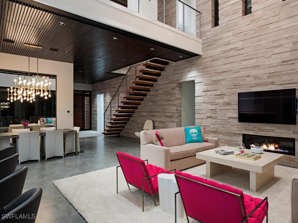 688 3rd Street N Naples FL 34102 225047838 image4