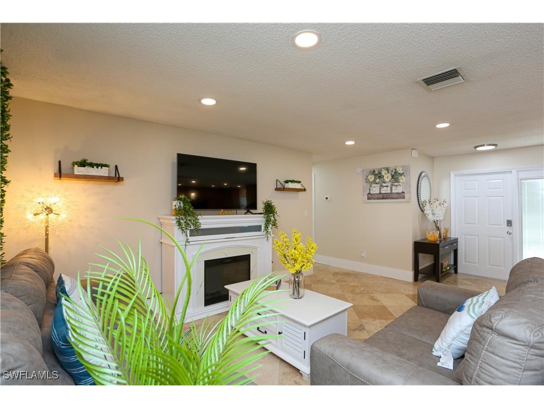 698 107th Avenue N Naples FL 34108 225053344 image18