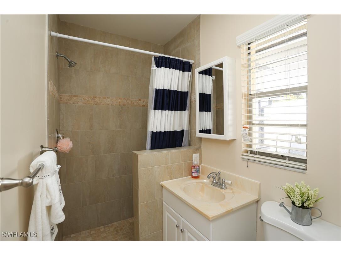 698 107th Avenue N Naples FL 34108 225053344 image33