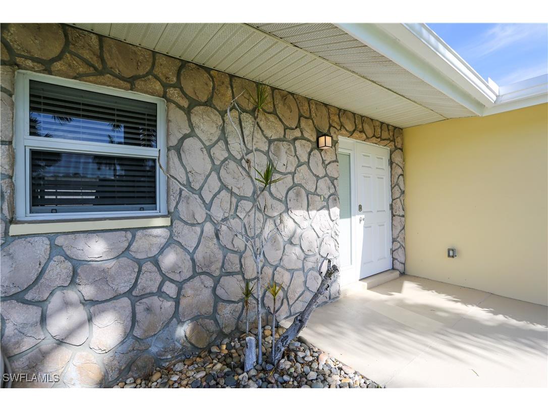 698 107th Avenue N Naples FL 34108 225053344 image4