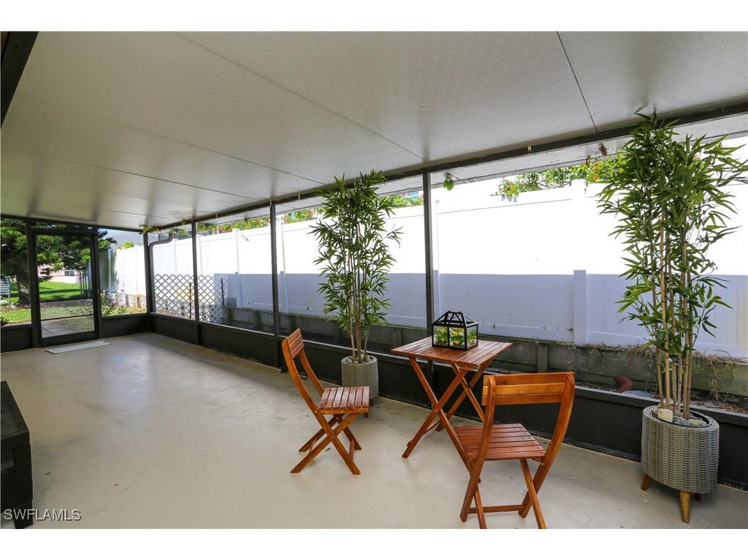 698 107th Avenue N Naples FL 34108 225053344 image8