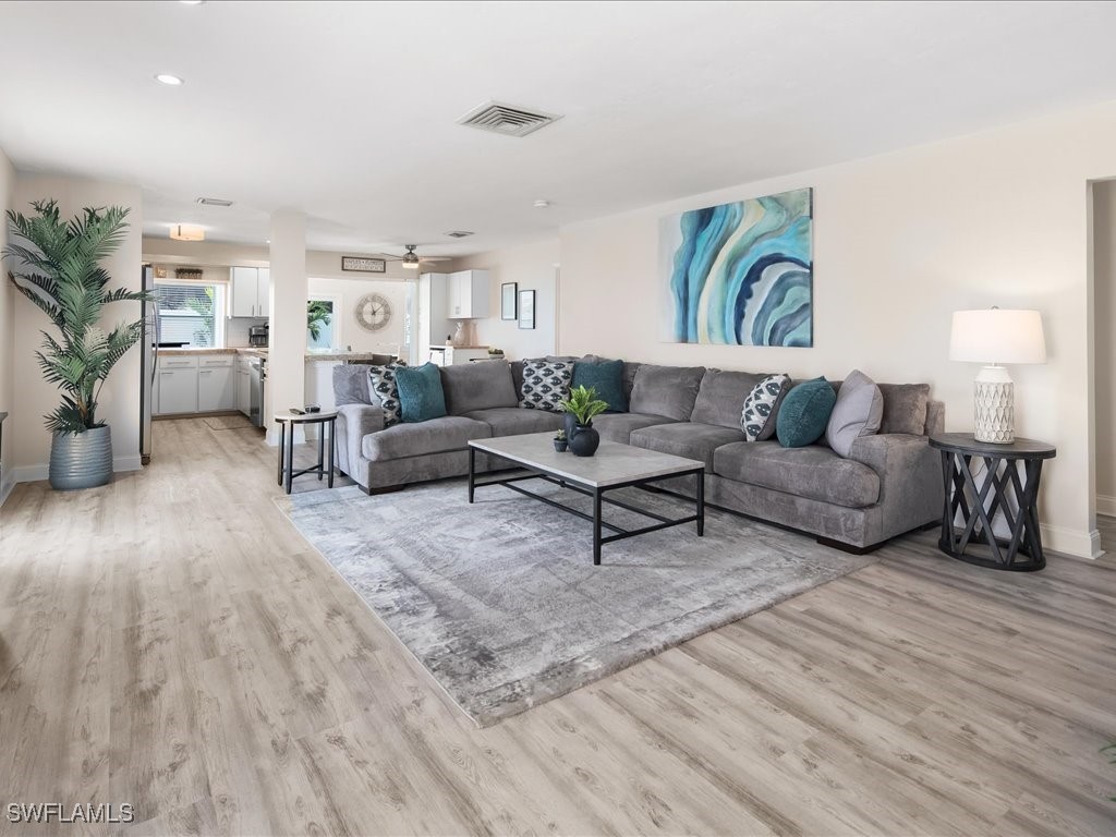 698 99th Avenue N Naples FL 34108 225047545 image4