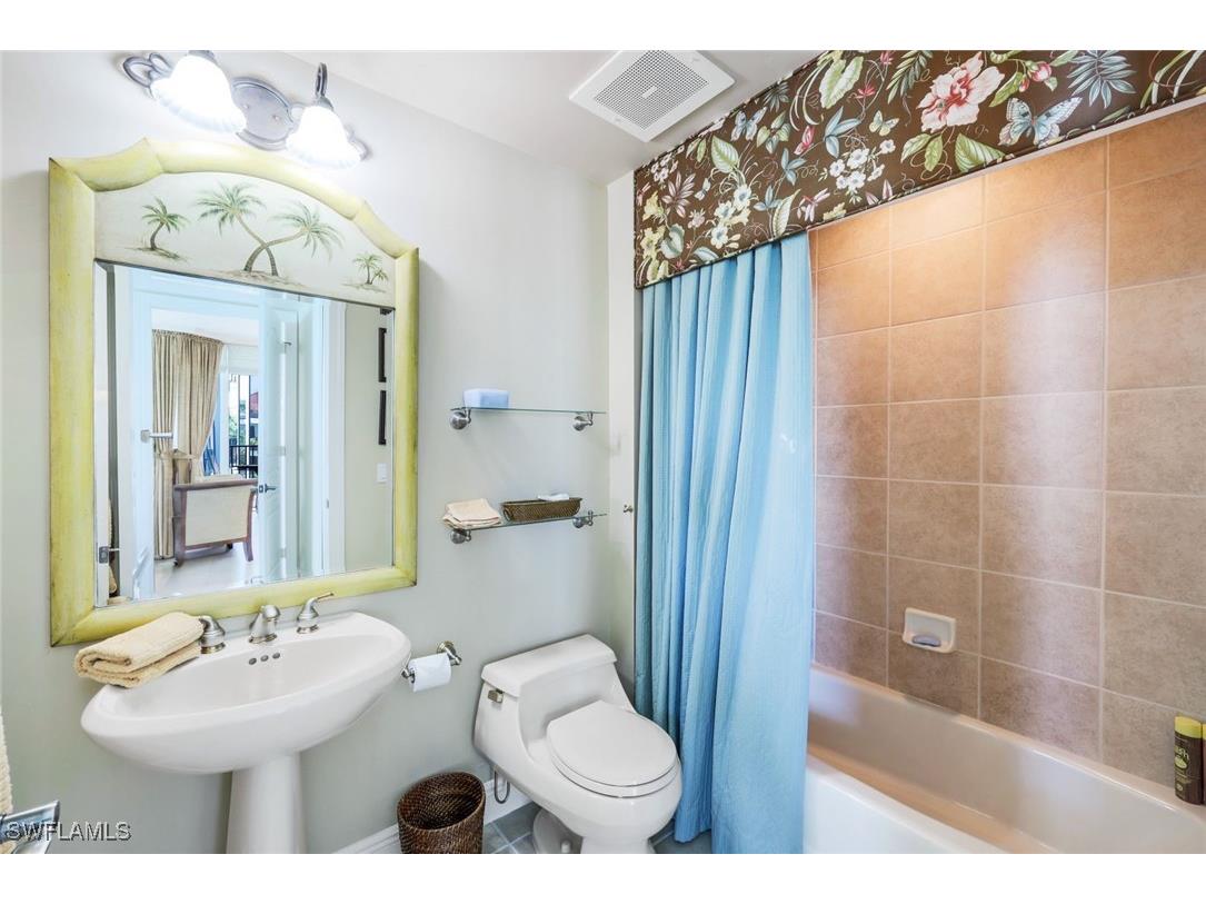 700 La Peninsula Boulevard #401 Naples FL 34113 225000005 image35