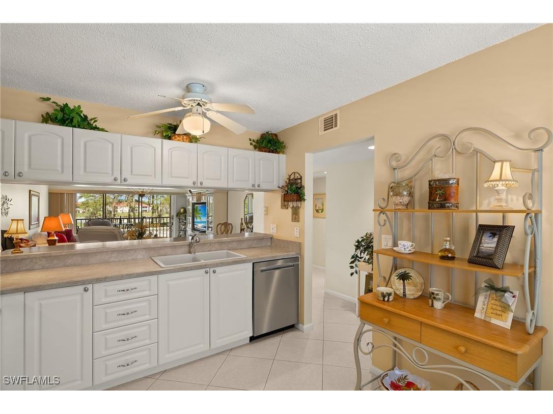 7065 Dennis Circle #F203 Naples FL 34104 225032896 image11