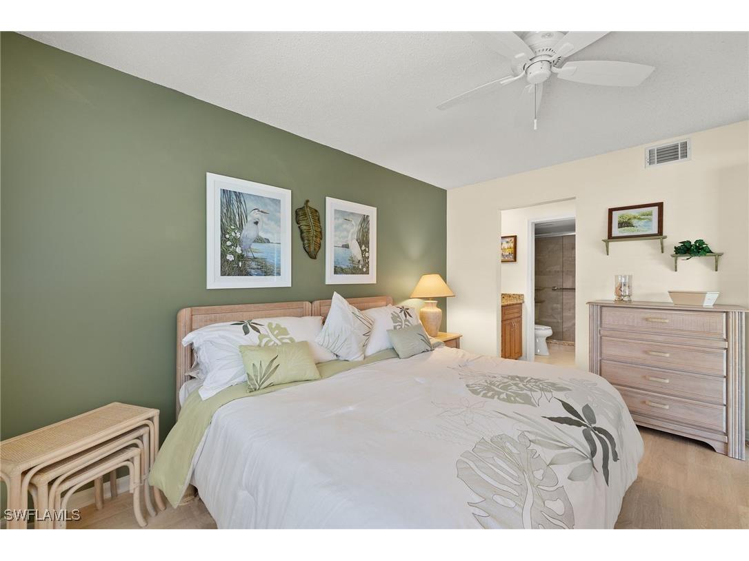 7065 Dennis Circle #F203 Naples FL 34104 225032896 image19