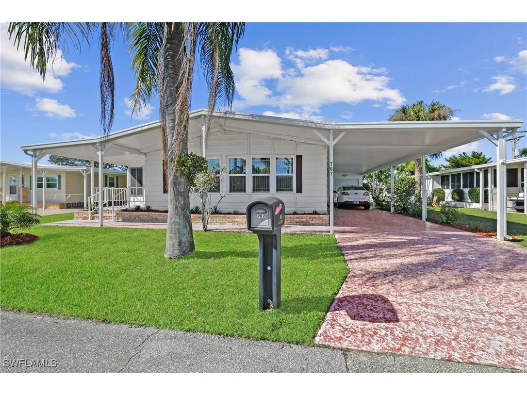 707 Palm Frond Court North Fort Myers FL 33917 224092401 image1