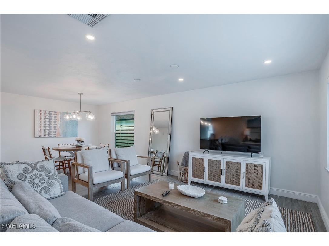 718 103rd Avenue N Naples FL 34108 225017802 image1