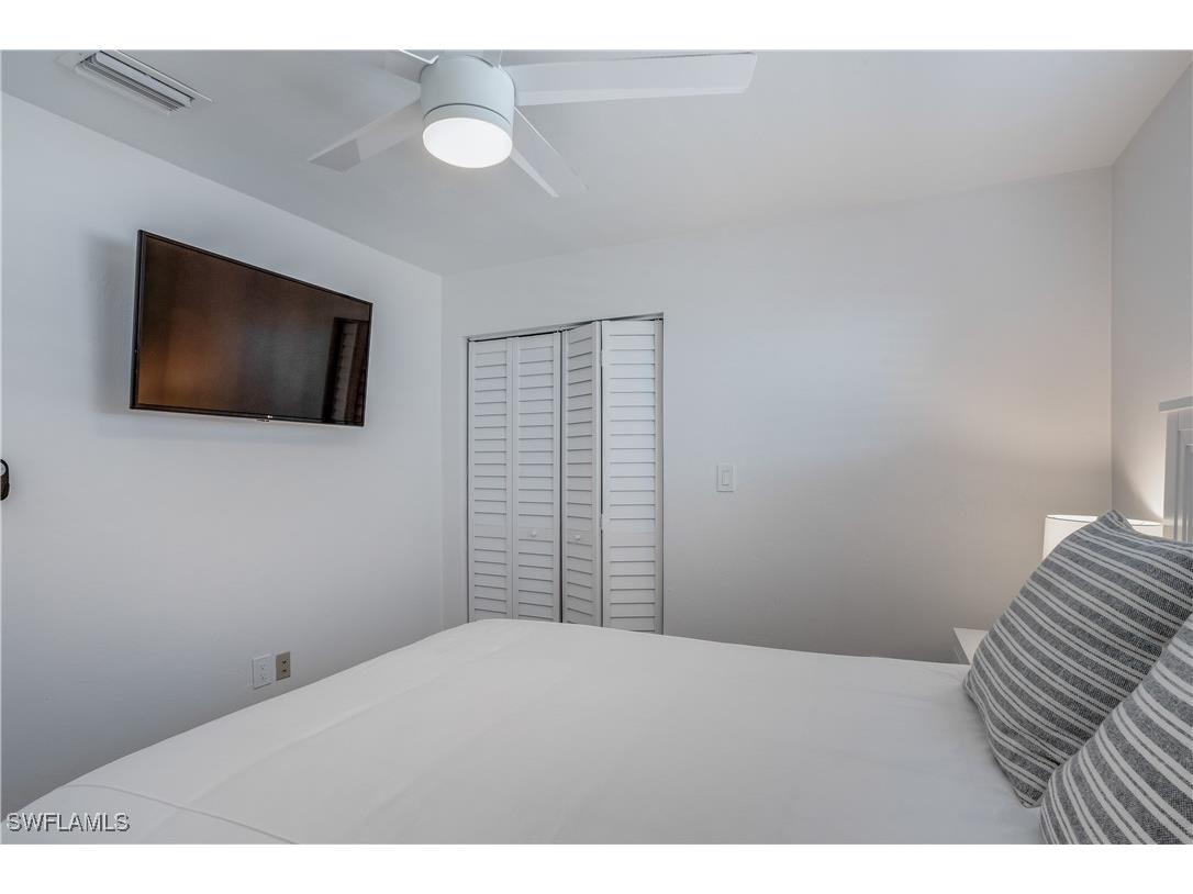 718 103rd Avenue N Naples FL 34108 225017802 image16