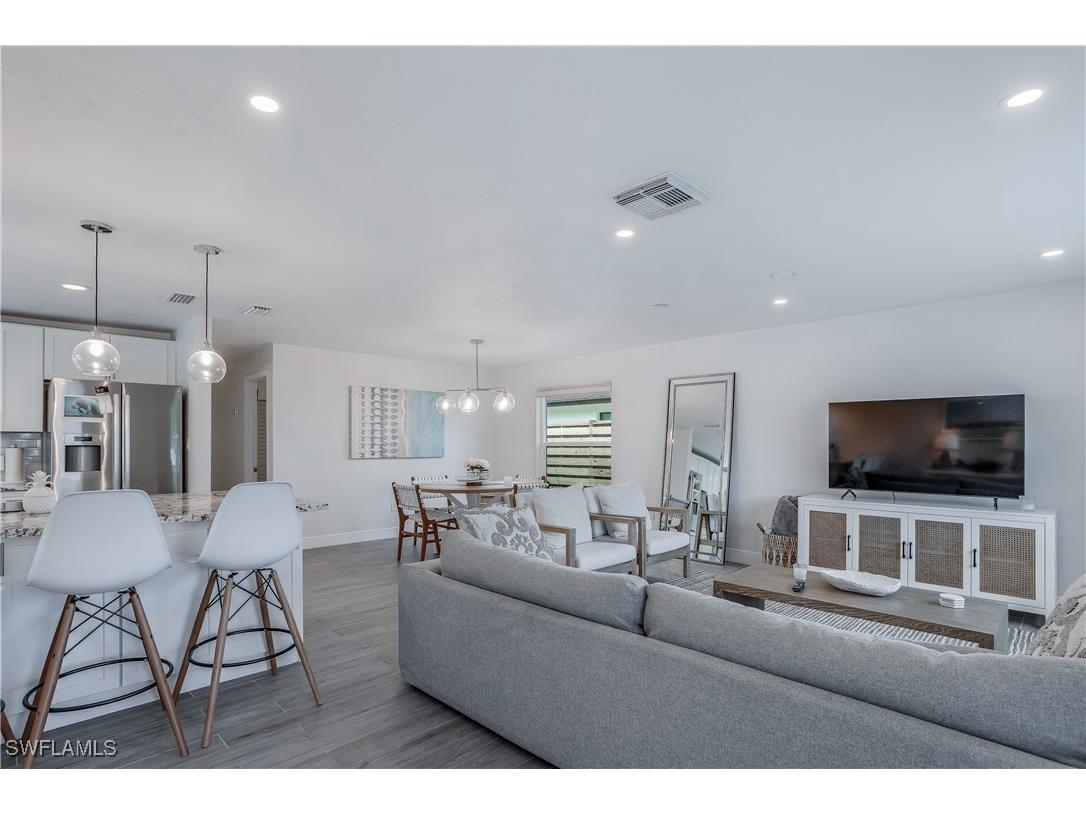 718 103rd Avenue N Naples FL 34108 225017802 image5