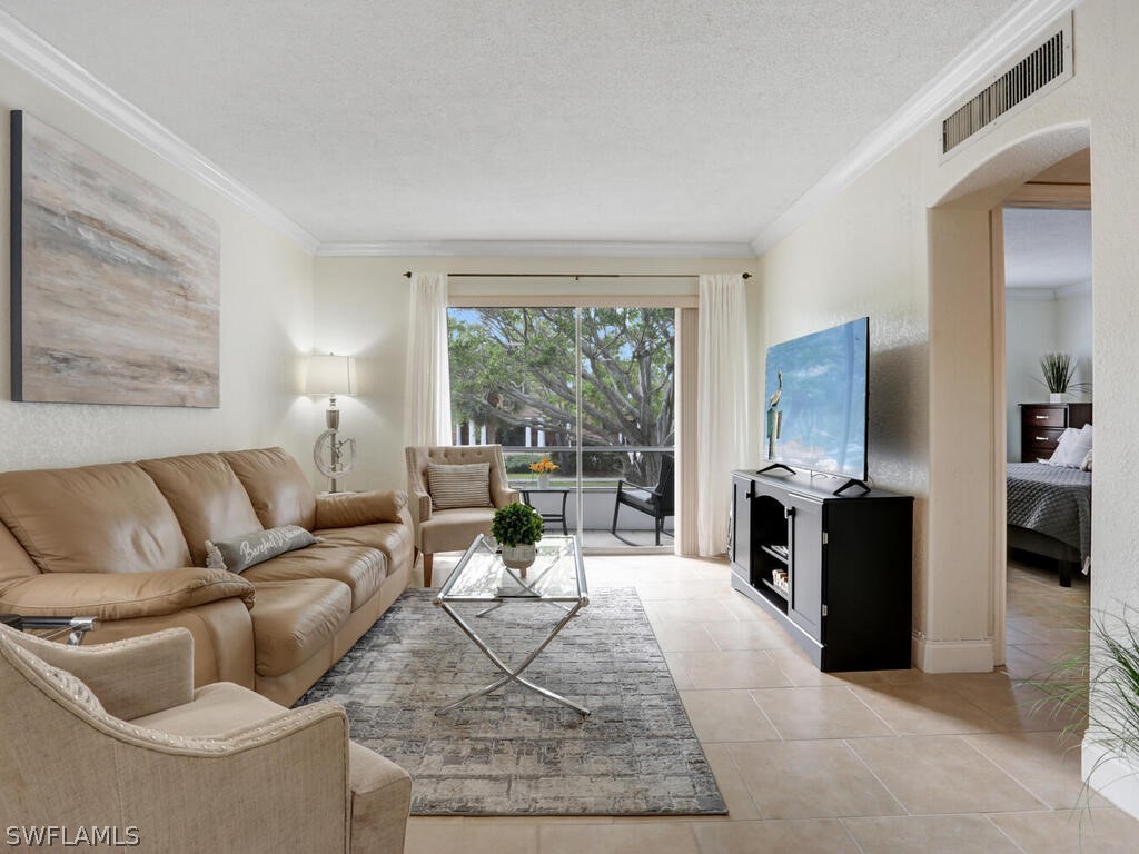 72 7th Street S #206 Naples FL 34102 222083104 image1