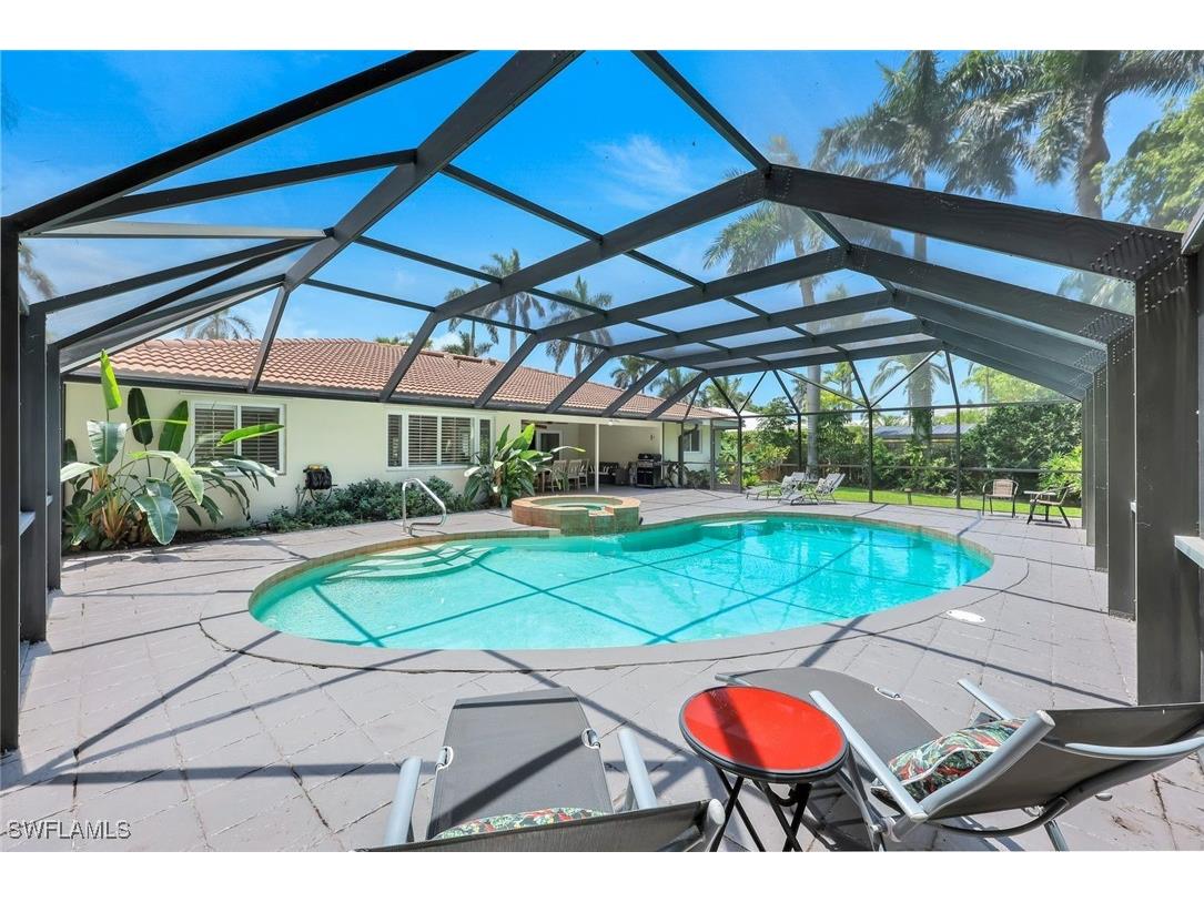 725 Old Trail Drive Naples FL 34103 225049335 image1