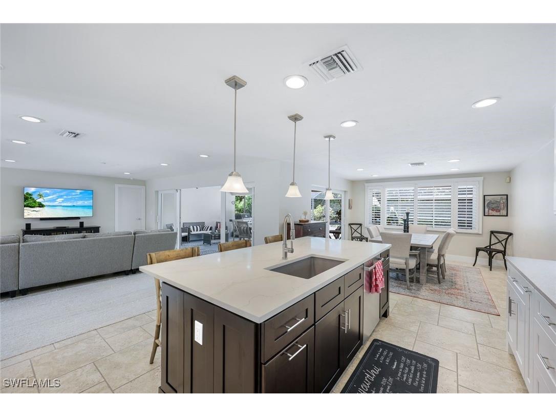 725 Old Trail Drive Naples FL 34103 225049335 image11