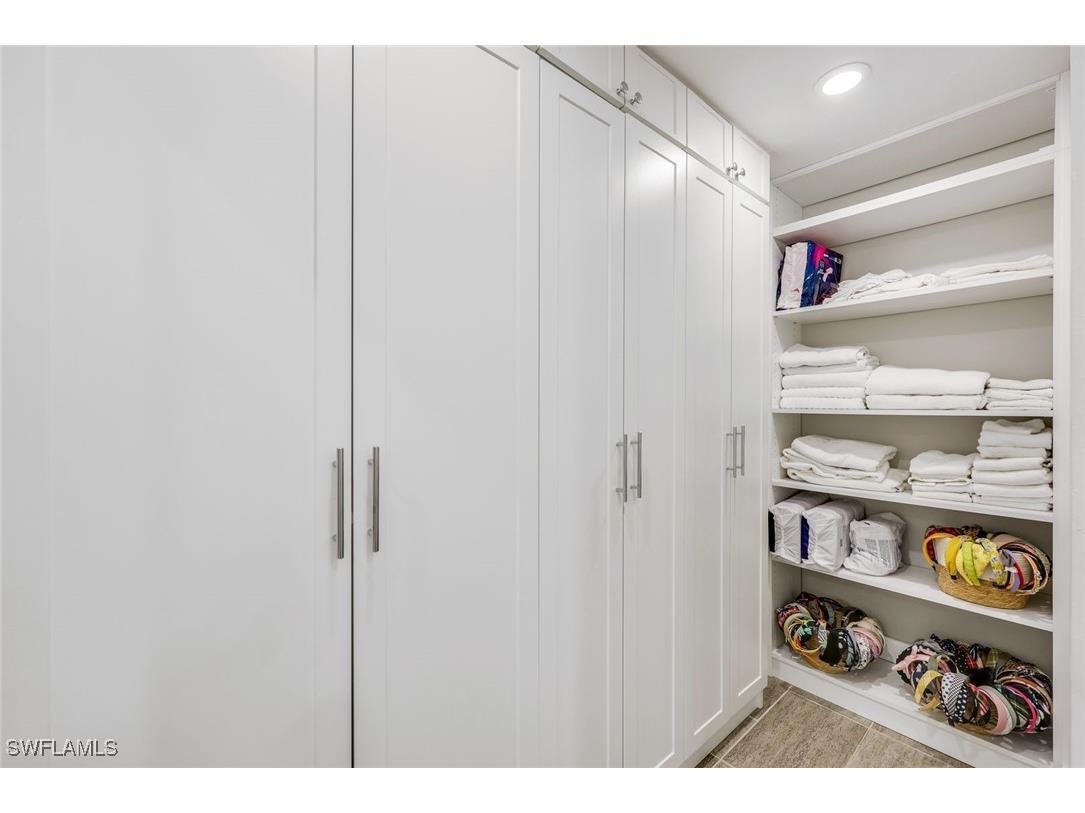 725 Old Trail Drive Naples FL 34103 225049335 image16