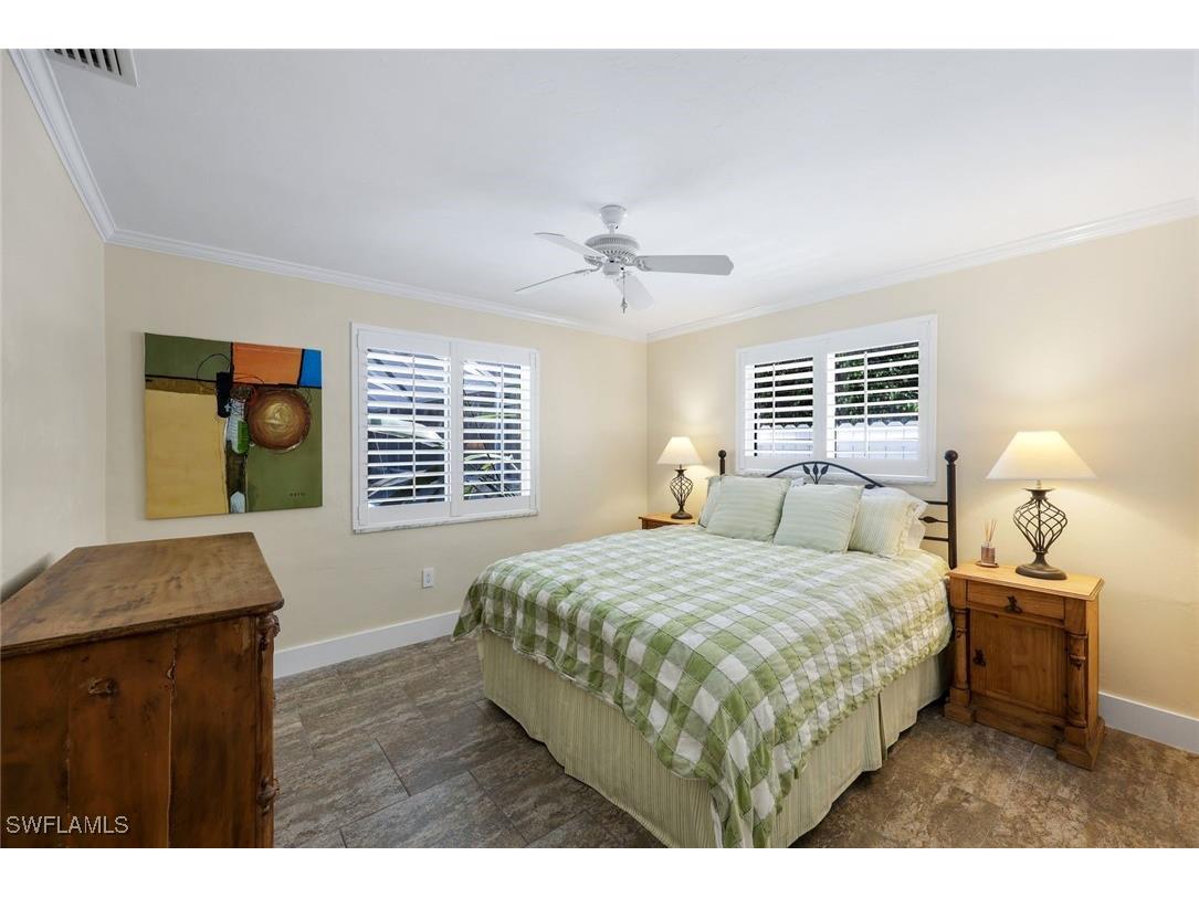 725 Old Trail Drive Naples FL 34103 225049335 image18