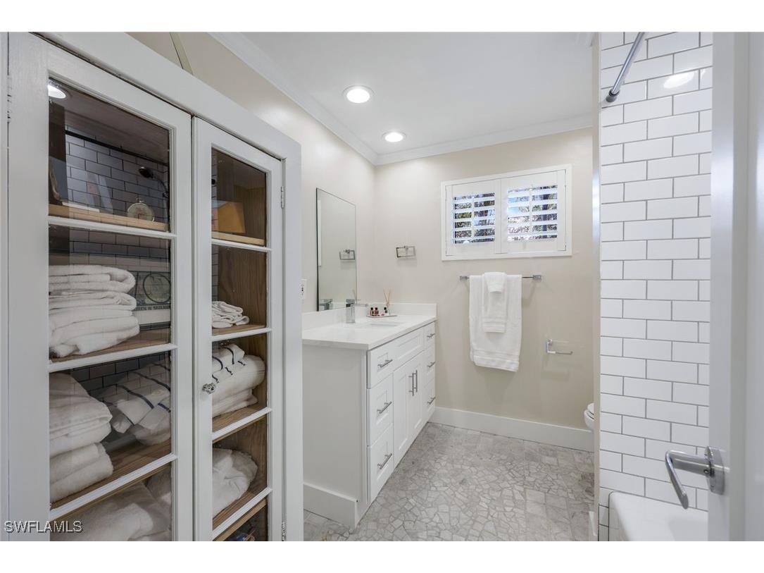 725 Old Trail Drive Naples FL 34103 225049335 image19