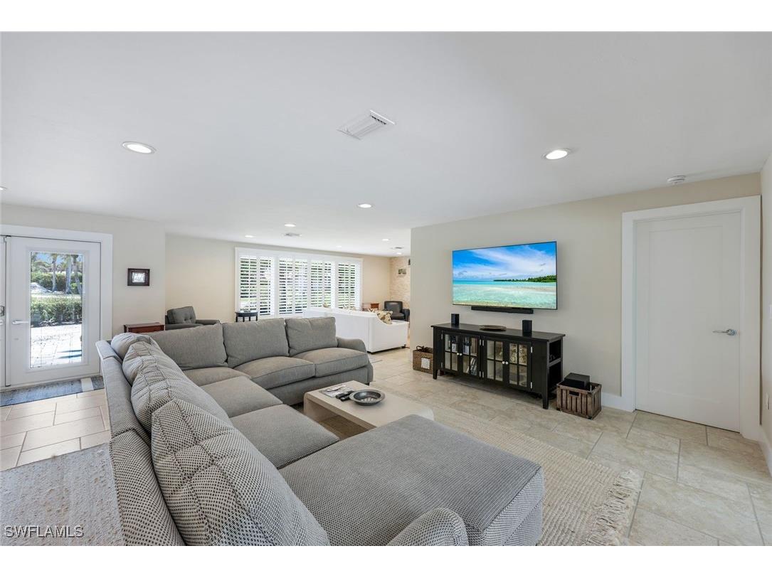 725 Old Trail Drive Naples FL 34103 225049335 image5