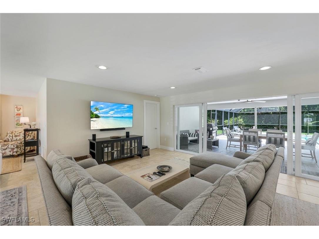 725 Old Trail Drive Naples FL 34103 225049335 image6