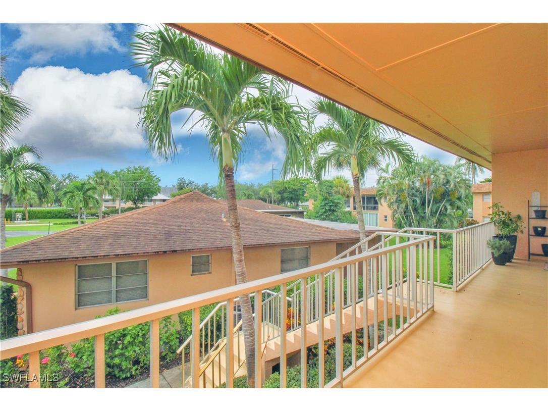 729 Palm View Drive #D4 Naples FL 34110 225053491 image4