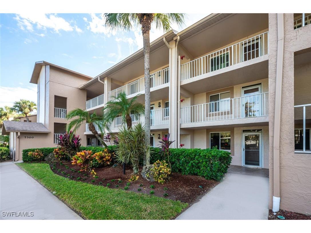 7300 Glenmoor Lane #1206 Naples FL 34104 224092605 image1