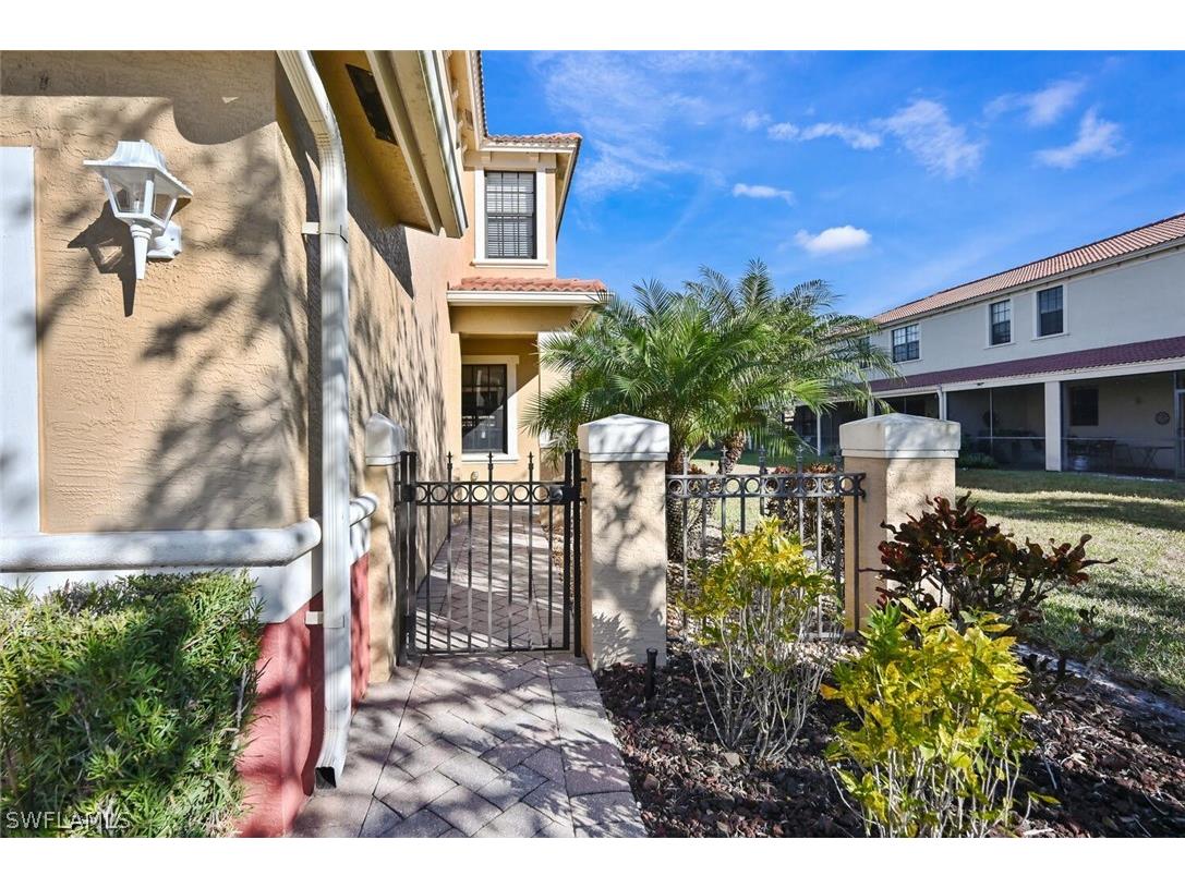 7313 Bristol Circle Naples FL 34120 223005412 image1