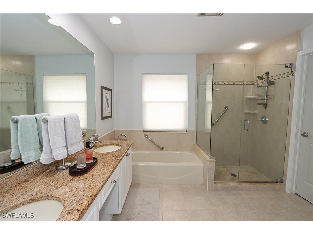 736 Reef Point Circle #125-0 Naples FL 34108 225045192 image18