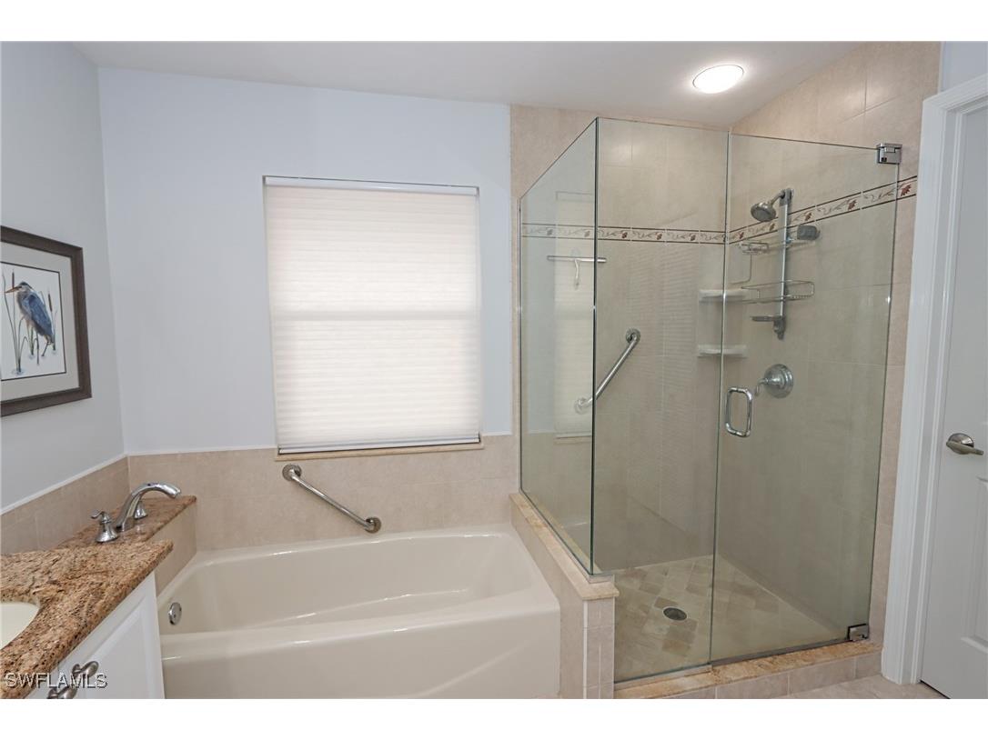 736 Reef Point Circle #125-0 Naples FL 34108 225045192 image19