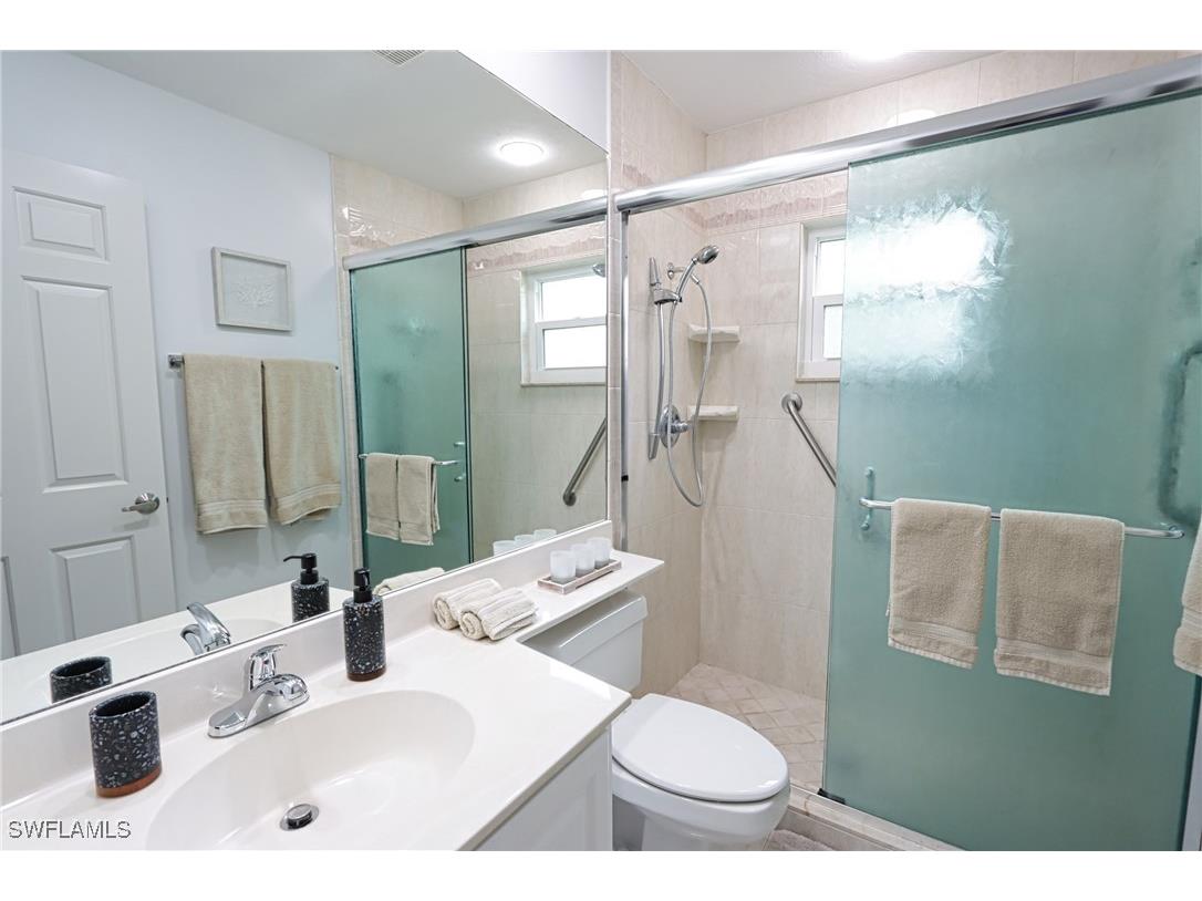 736 Reef Point Circle #125-0 Naples FL 34108 225045192 image23