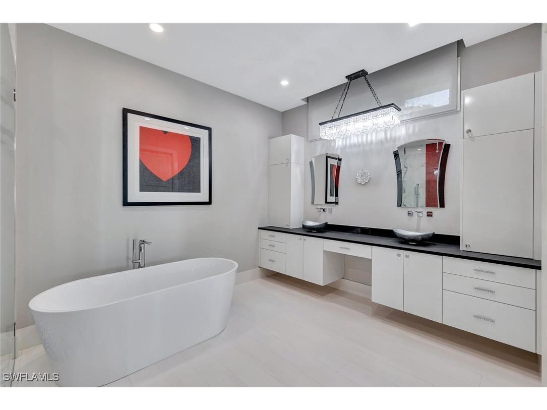 739 5th Avenue N Naples FL 34102 224095638 image22