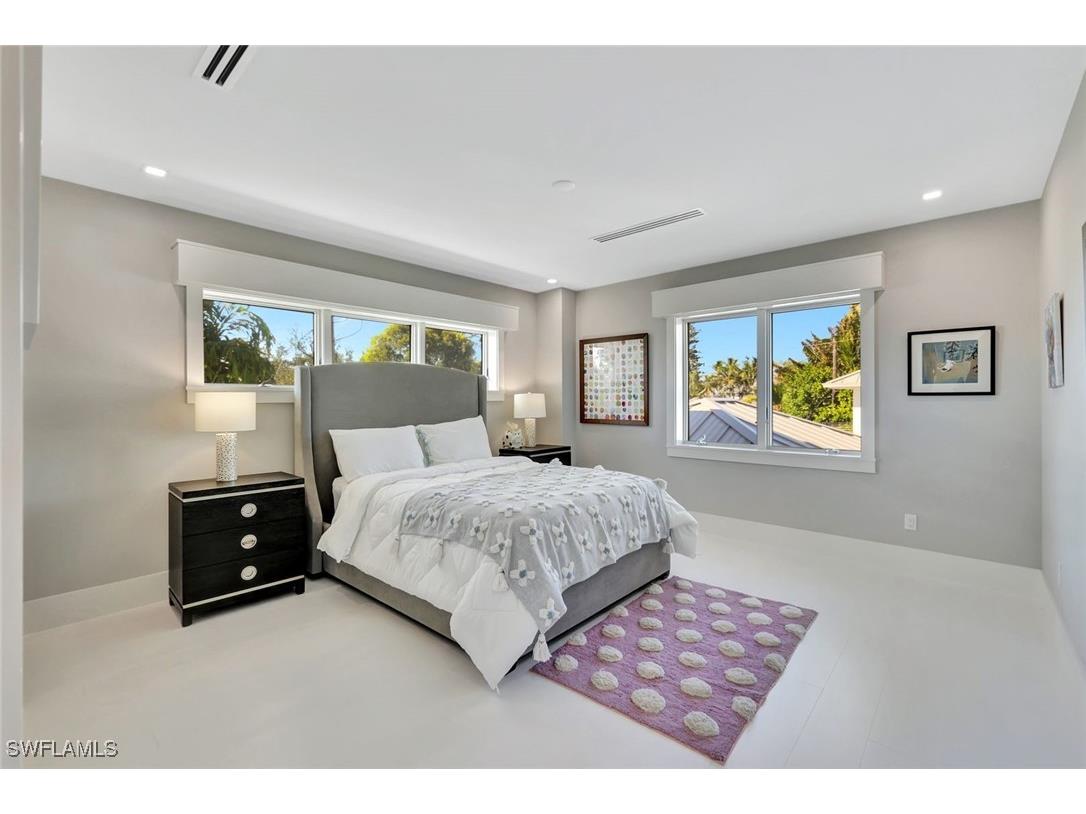 739 5th Avenue N Naples FL 34102 224095638 image25