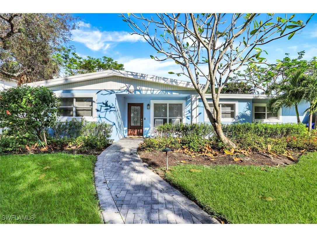 739 7th Avenue N Naples FL 34102 225054387 image3