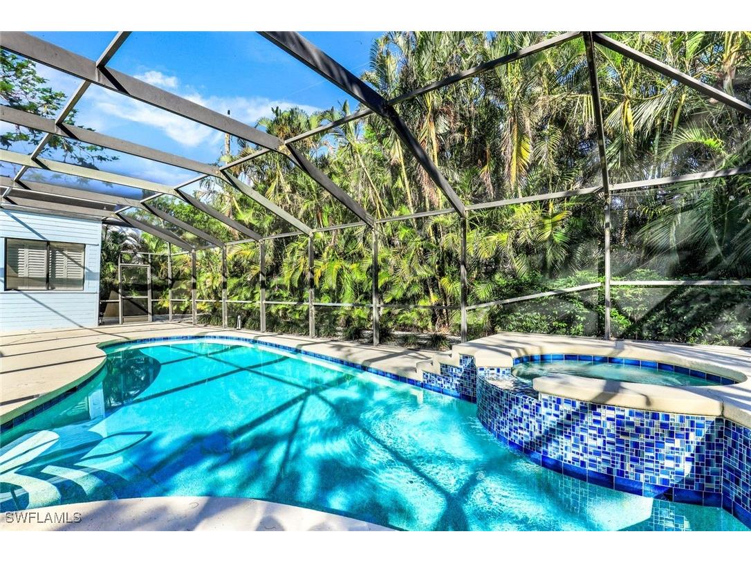 739 7th Avenue N Naples FL 34102 225054387 image30