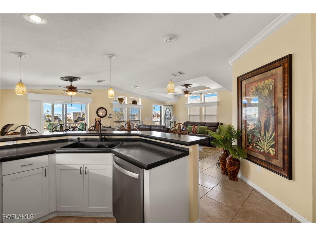 74 Cortez Way Fort Myers Beach FL 33931 225005320 image9