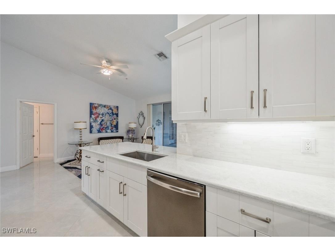 74 Silver Oaks Circle #9-202 Naples FL 34119 225053865 image12