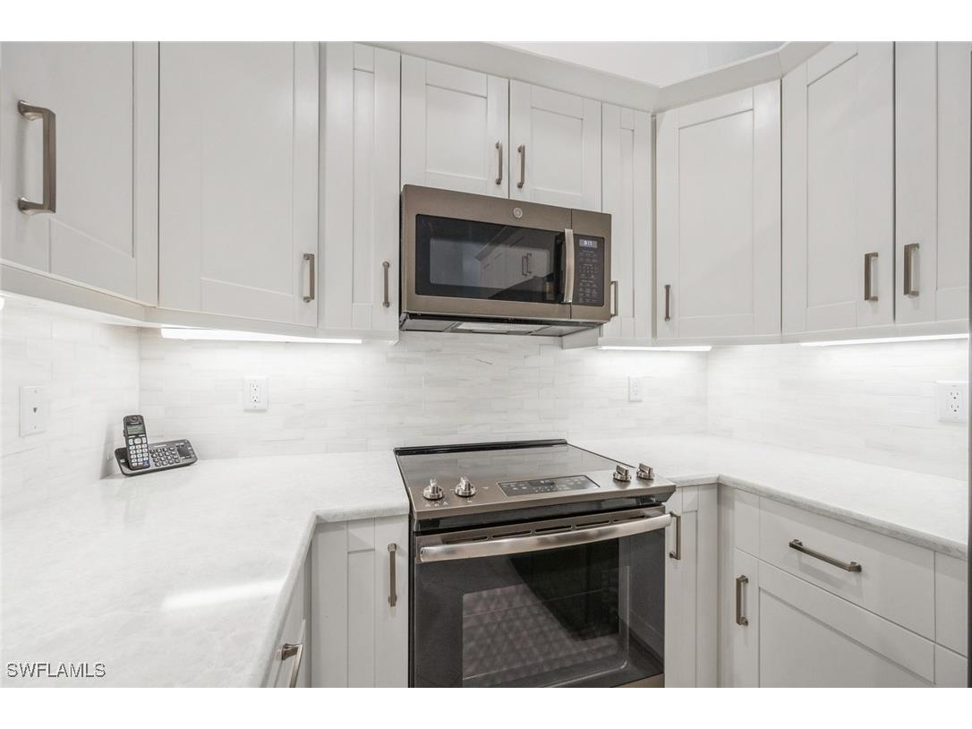 74 Silver Oaks Circle #9-202 Naples FL 34119 225053865 image13