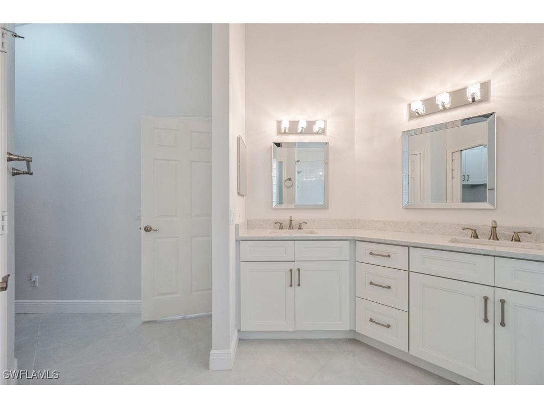 74 Silver Oaks Circle #9-202 Naples FL 34119 225053865 image20