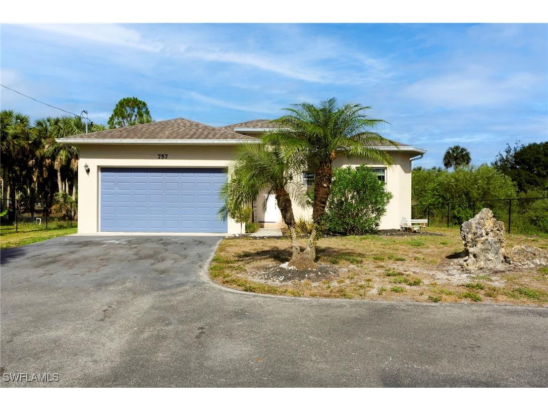 757 12th Street NE Naples FL 34120 225046778 image1