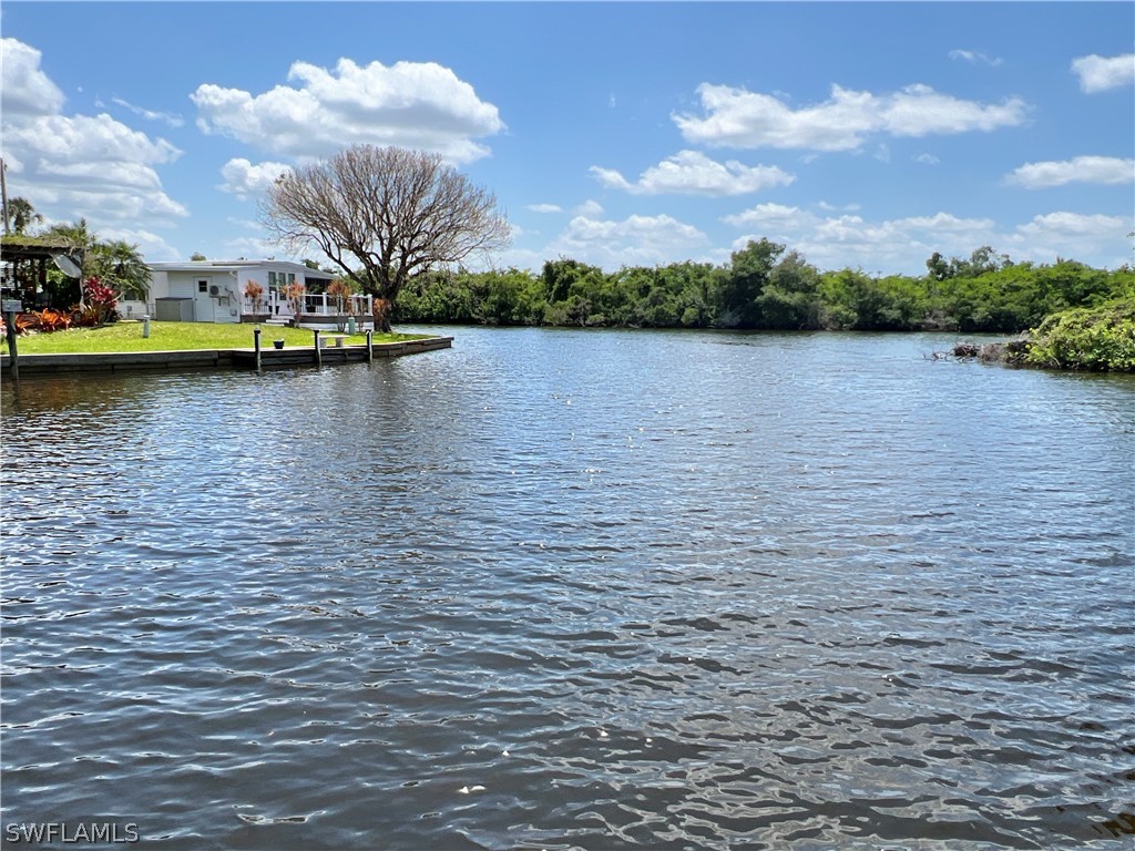 76 Sun Circle Fort Myers FL 33905 224033780 image1