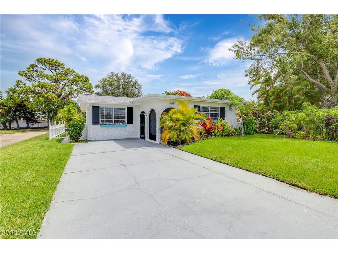 761 95th Avenue N Naples FL 34108 225051205 image2