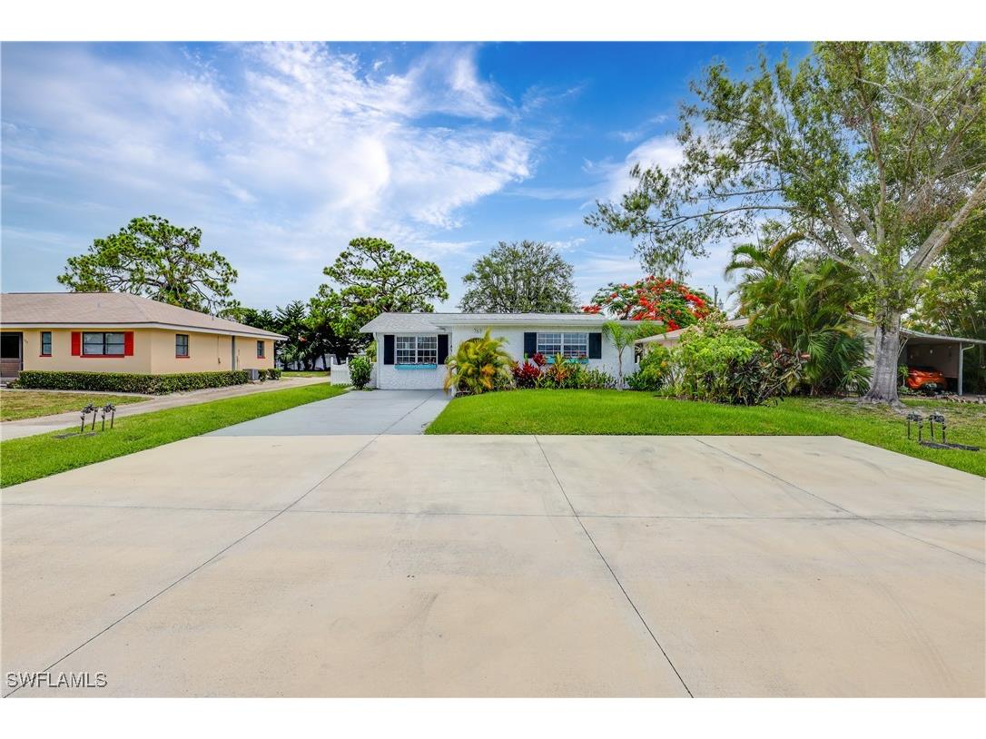 761 95th Avenue N Naples FL 34108 225051205 image5