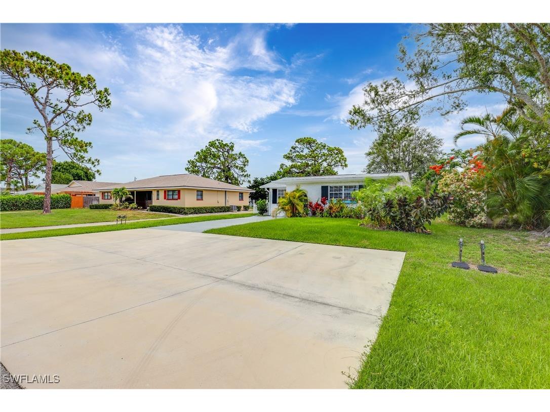 761 95th Avenue N Naples FL 34108 225051205 image6