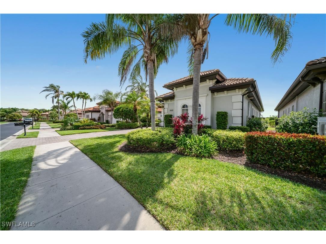 7672 Sussex Court Naples FL 34113 225036664 image24