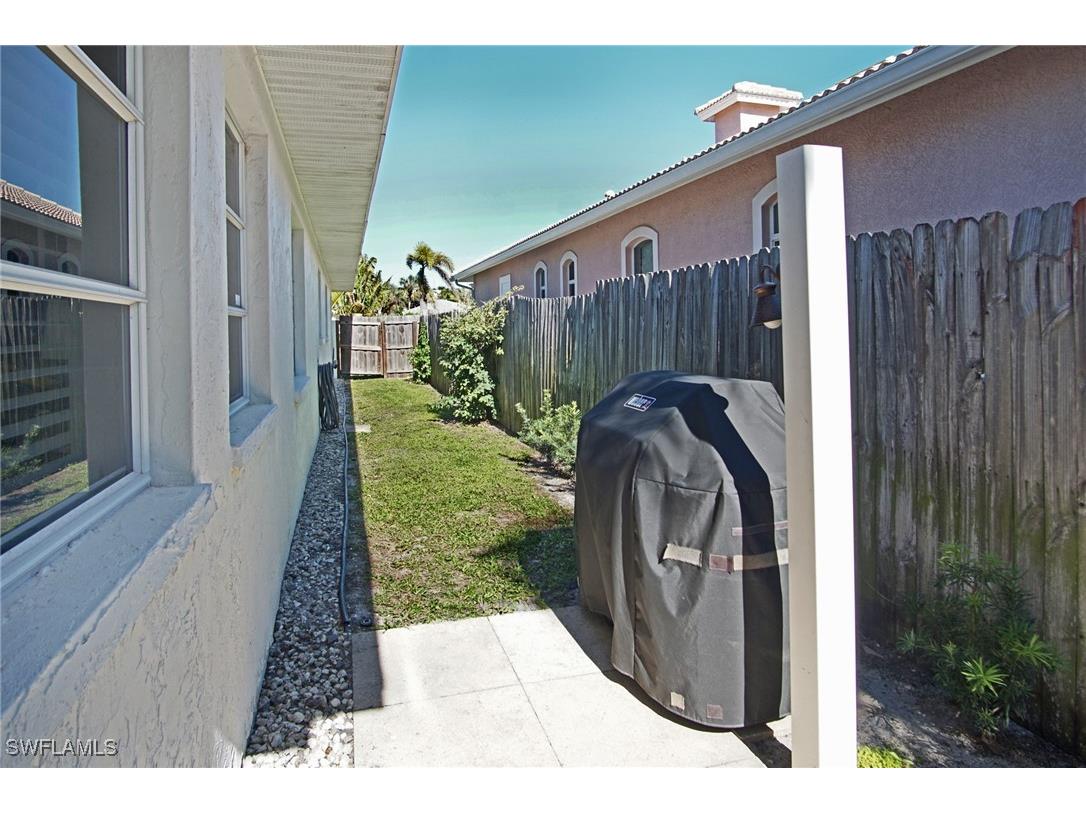 768 96th Avenue N Naples FL 34108 225050703 image33