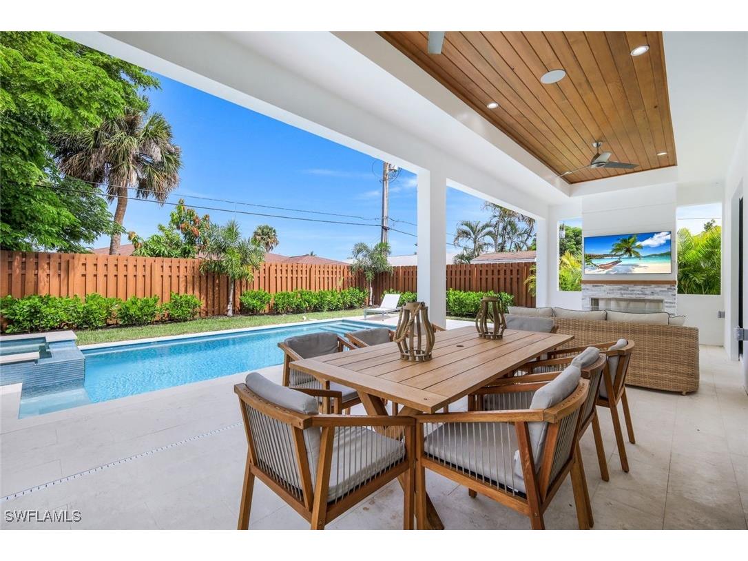 775 92nd Avenue N Naples FL 34108 225010699 image1