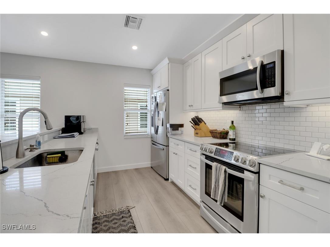 779 Park Avenue Naples FL 34110 225023392 image3