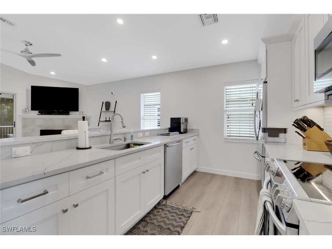 779 Park Avenue Naples FL 34110 225023392 image4