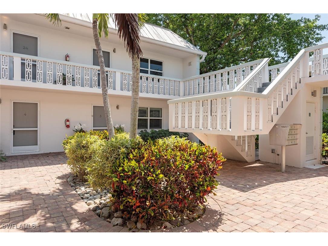 780 10th Avenue S #23 Naples FL 34102 225043197 image2