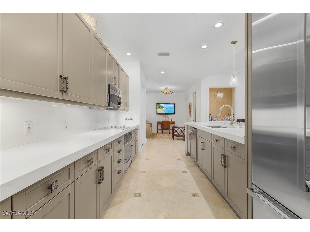 780 5th Avenue S #3 Naples FL 34102 225039909 image5