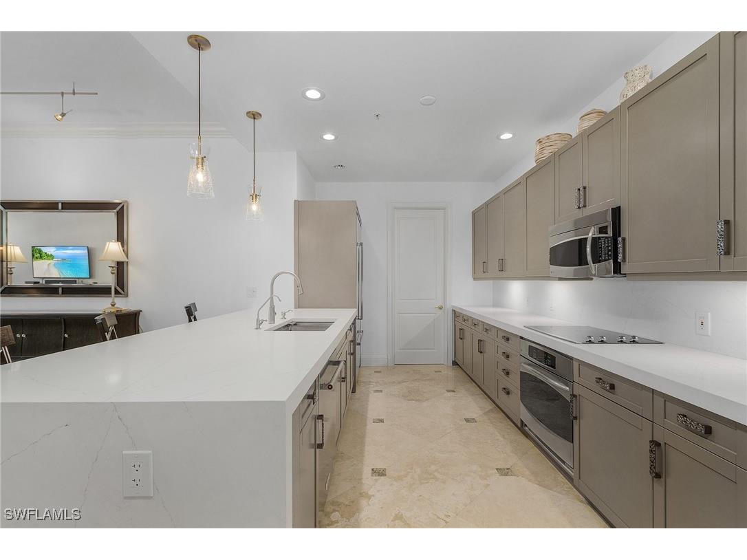 780 5th Avenue S #3 Naples FL 34102 225039909 image6