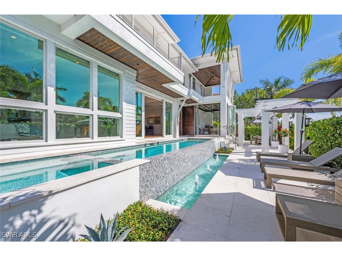 783 11th Avenue S Naples FL 34102 225019370 image1