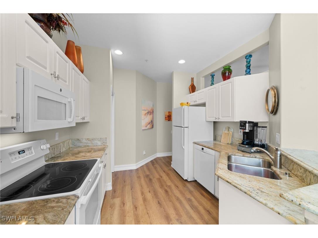 784 Carrick Bend Circle #103 Naples FL 34110 225050301 image12